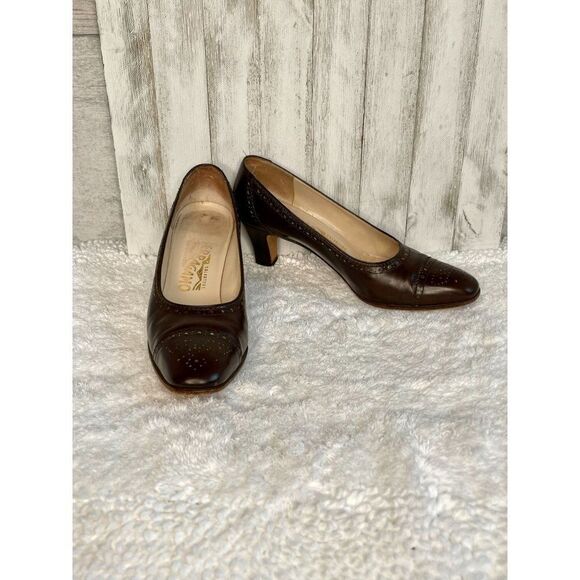 Ferragamo Brown Perforated Spectator Pumps Size 8 AA - Picture 2 of 8